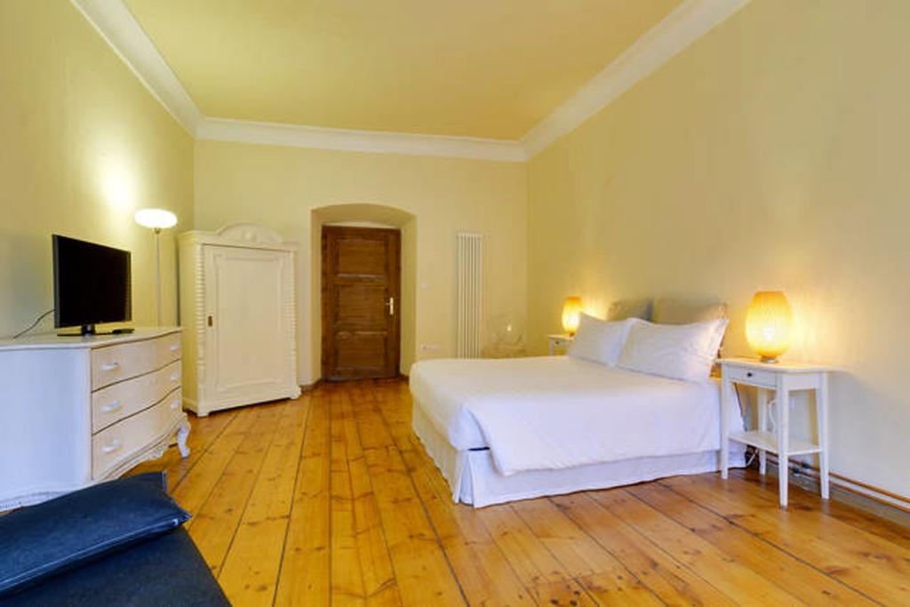 Al Cavour 34 Bed and Breakfast Trento Eksteriør billede